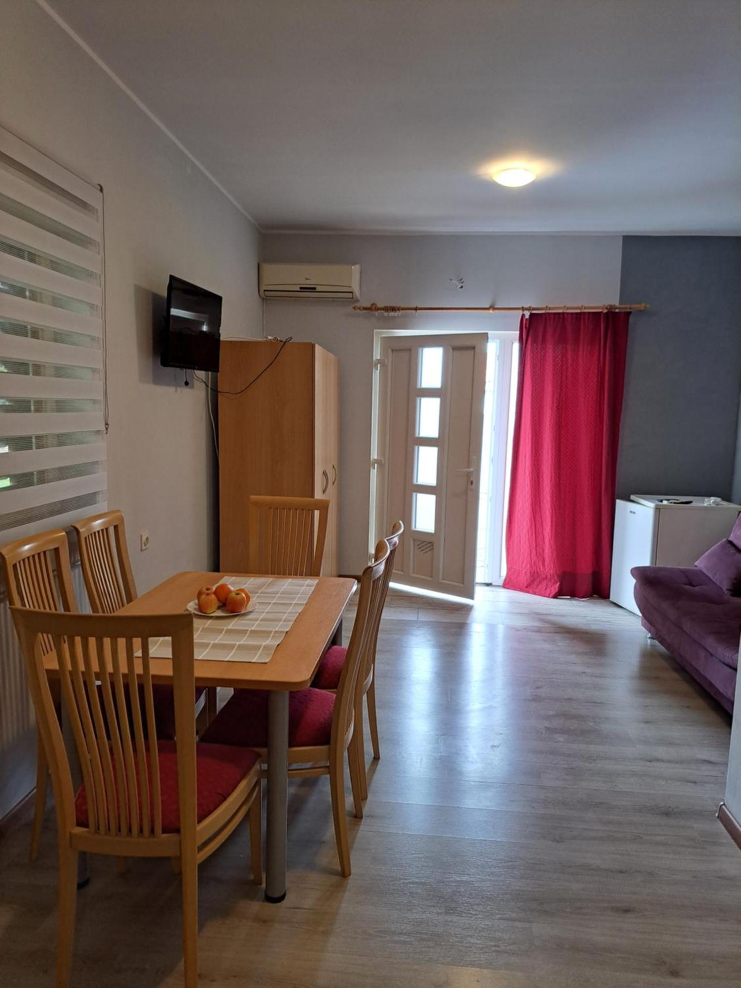 Sobe Apartmani Svitlana Sukošan Dış mekan fotoğraf
